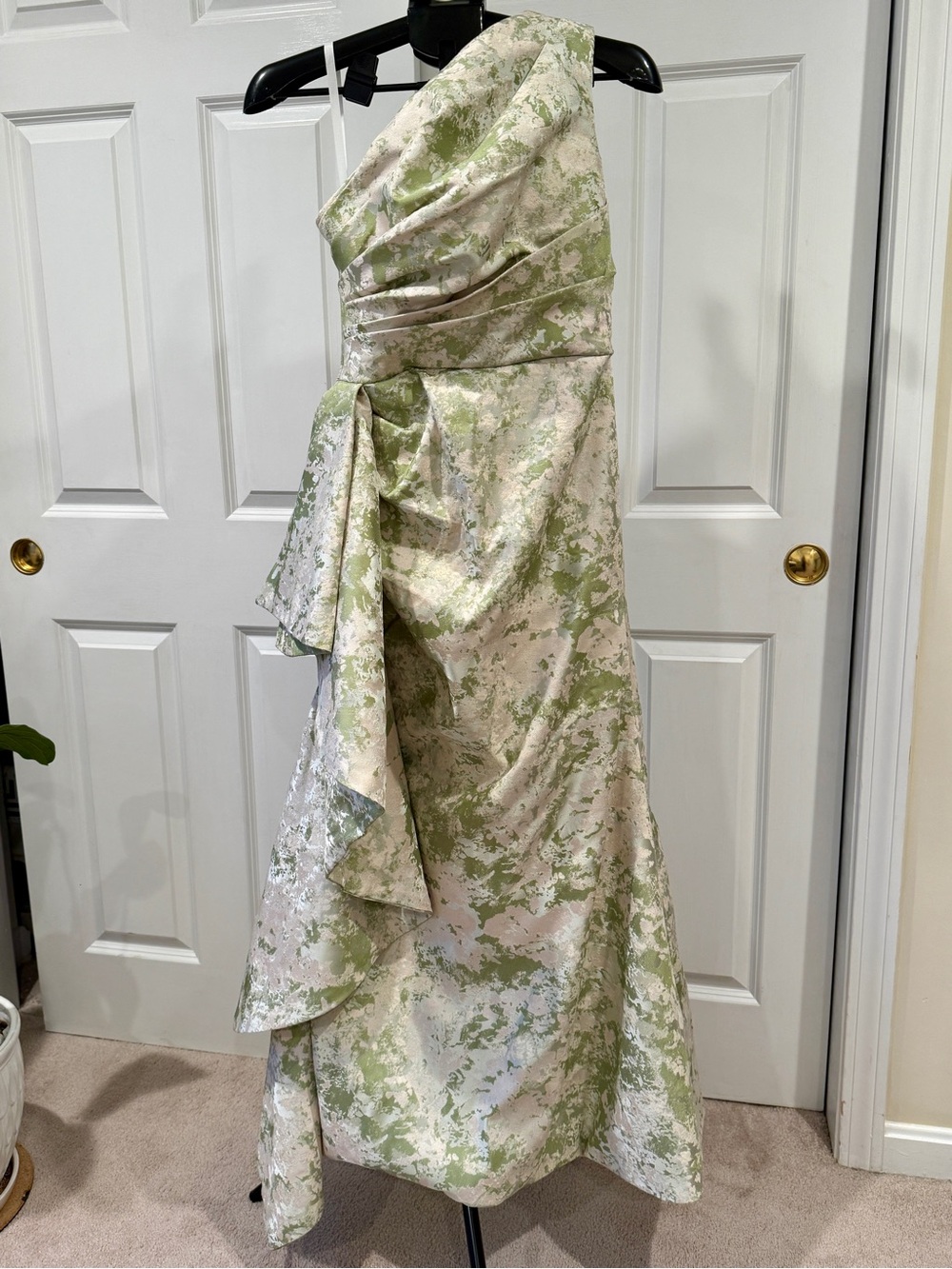 One-Shoulder Floral Jacquard Dress in Green and Cream